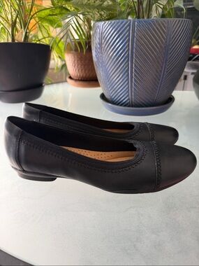 Clarks Sara Bay Black Comfort Ballet Flats - Women's Slip-On Shoes
